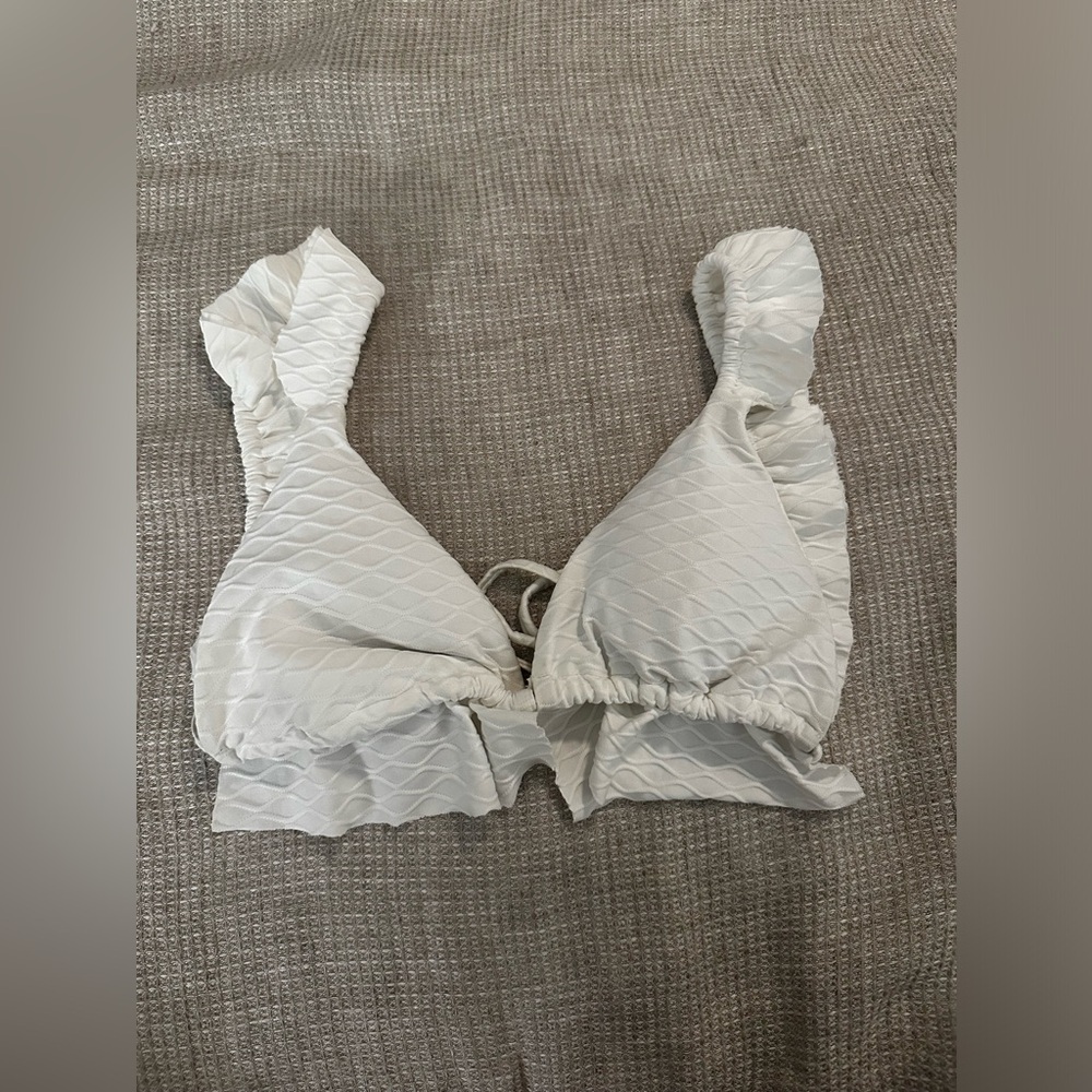 Textured Ruffle Triangle Bikini Swimsuit - Picture 6 of 9